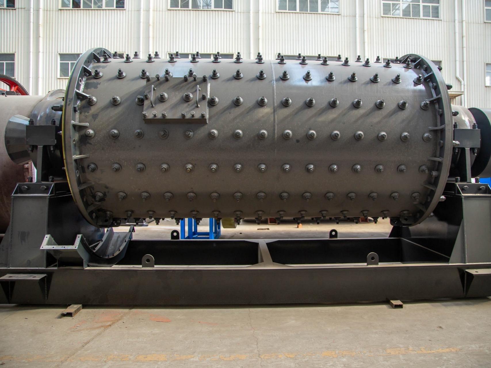 Dry grinding ball mill