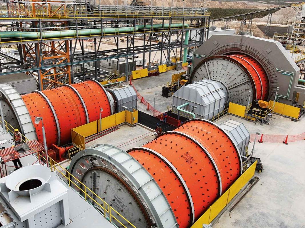 Wet grinding ball mill