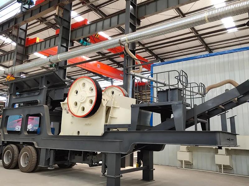 Mobile jaw crushing plant