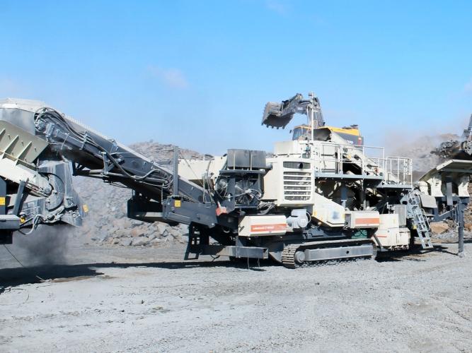 Mobile cone crushing plant