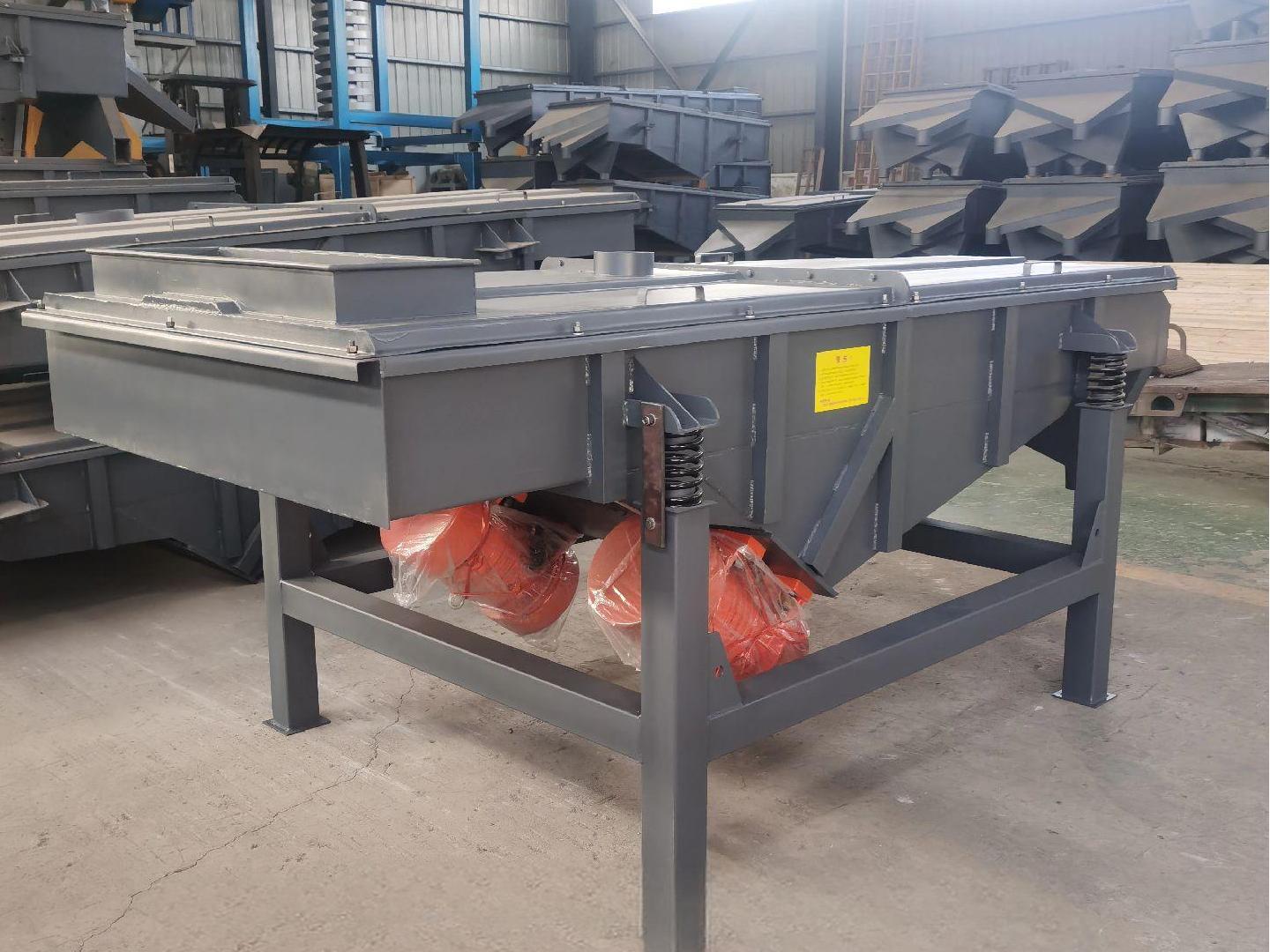 Linear vibrating screen