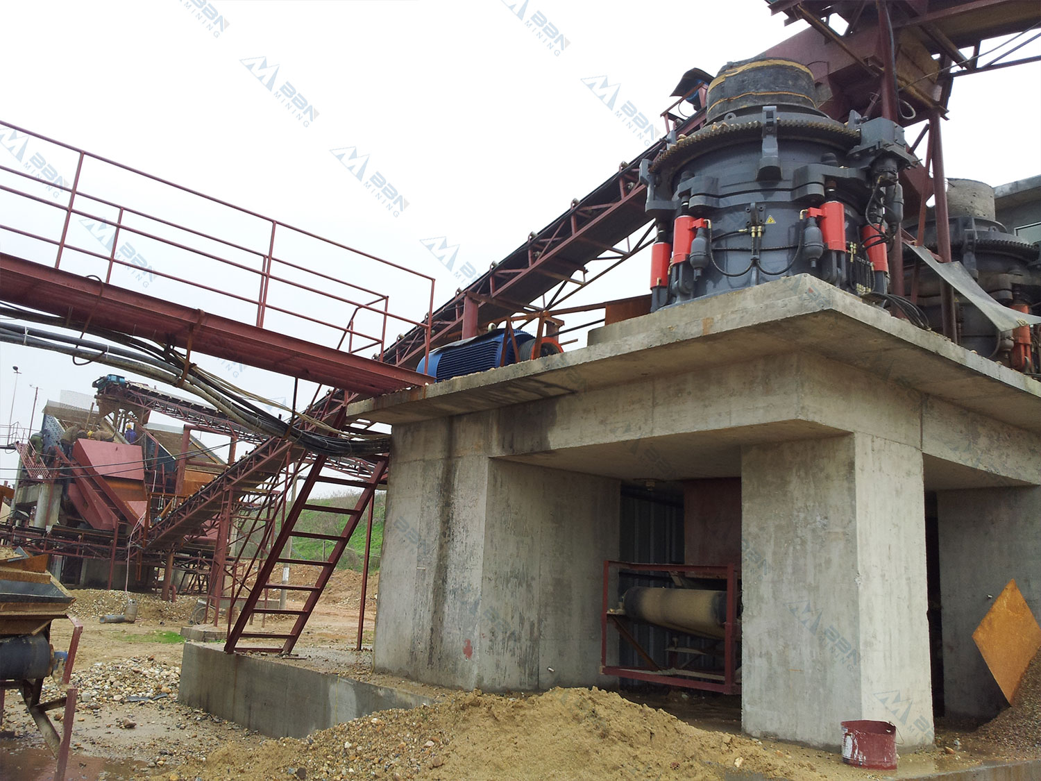 Series Multiple Cylinder Hydraulic Cone Crusher